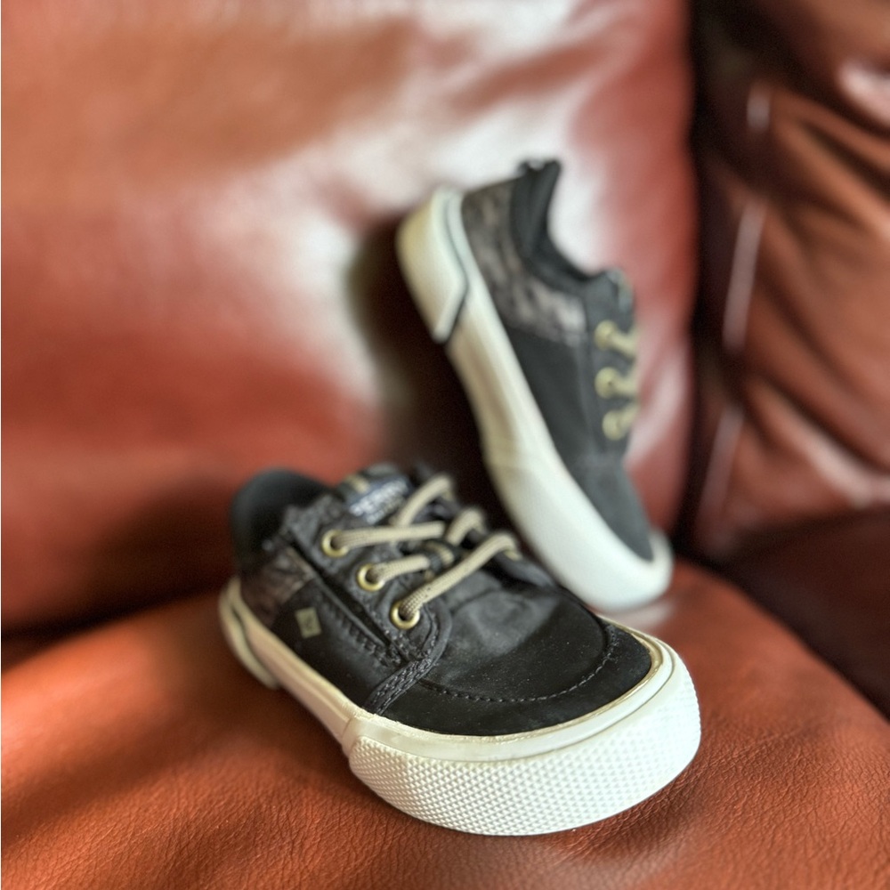 Sperry Black and White Sneakers with Chunky Sole - Picture 5 of 8